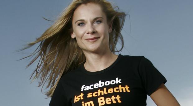 Anitra Eggler: "Wir beachten unsere Handys mehr als die Menschen, die wir lieben"