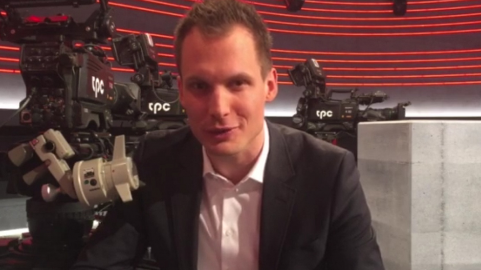 SRF Arena: Jonas Projer ruft zum Mitdiskutieren auf
