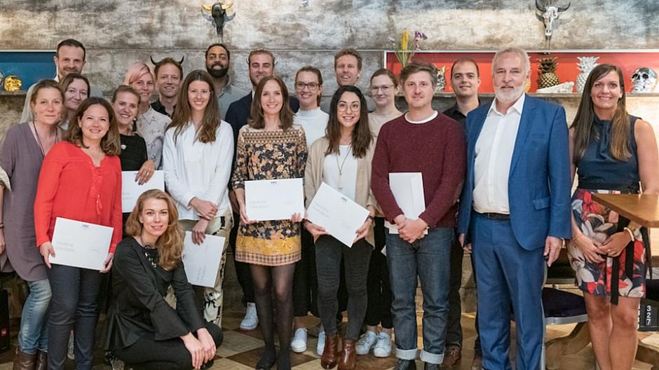 Hochschule für Wirtschaft Zürich: 24 Studierende pitchen vor Publikum