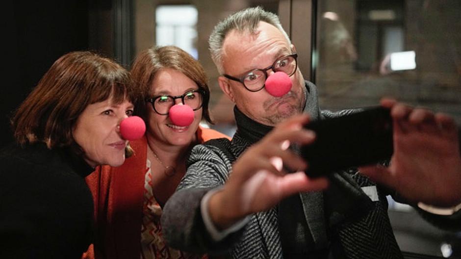 Wirz Cocktail: 300 Gäste feiern mit Clownnasen und Bällebad