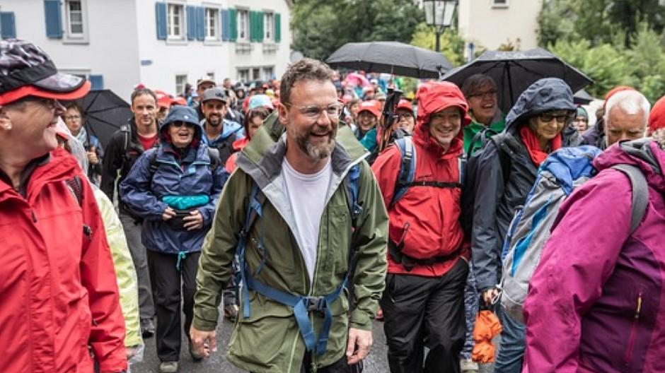 Schweizer Familie: 5000 Teilnehmer am Wandertag in Bad Ragaz