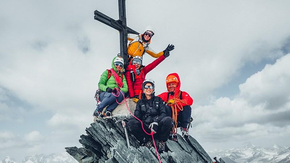 Schweiz Tourismus: 60 Frauen sollen gemeinsam Gipfel besteigen