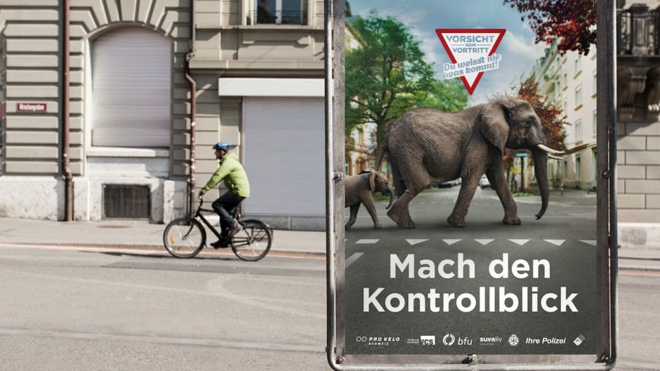 Unfallprävention: Vorsicht beim Vortritt - man weiss nie, was kommt