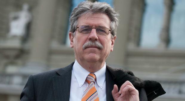 Handelszeitung: Urs Paul Engeler verliert die Bundeshaus-Akkreditierung