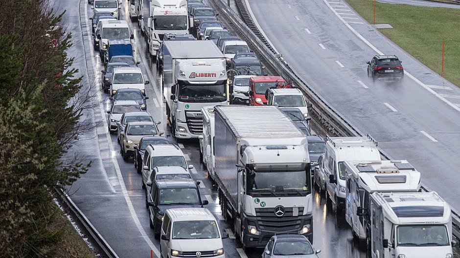 Verkehrsmeldungen: Alter Zopf vs. Service public