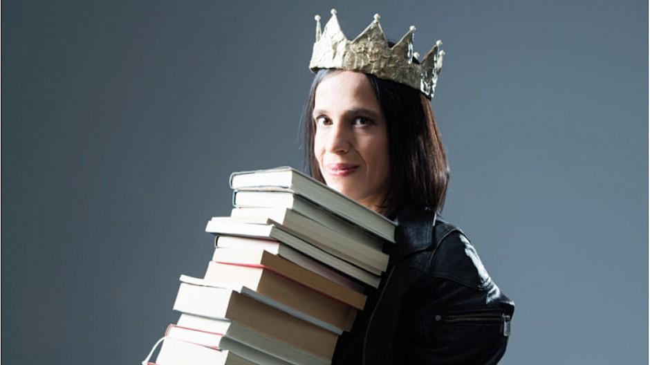 SRF: Annette König verteilt in Bücherblog Kronen