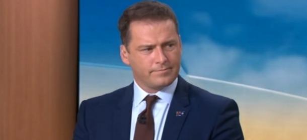 Australien: TV-Moderator tritt ein Jahr lang im selben Anzug auf