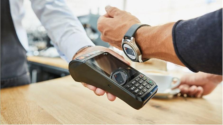Wearables: Bezahlen mit Uhr oder Ring nimmt zu