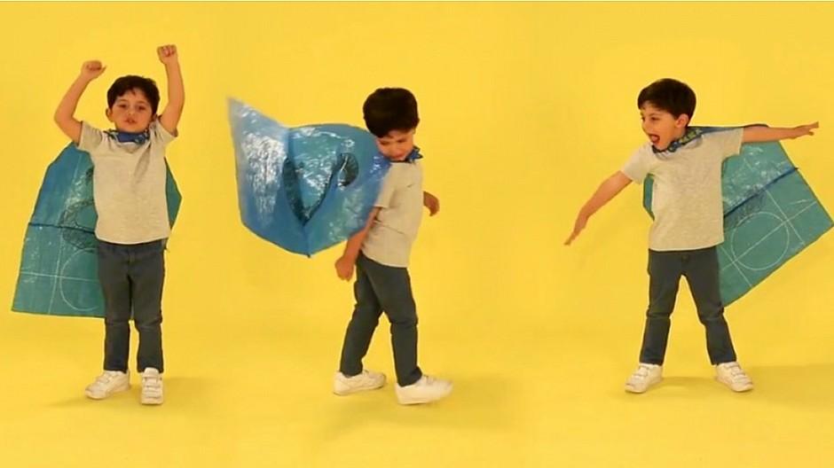 Ikea: Blaue Kult-Tasche als Superhelden-Umhang