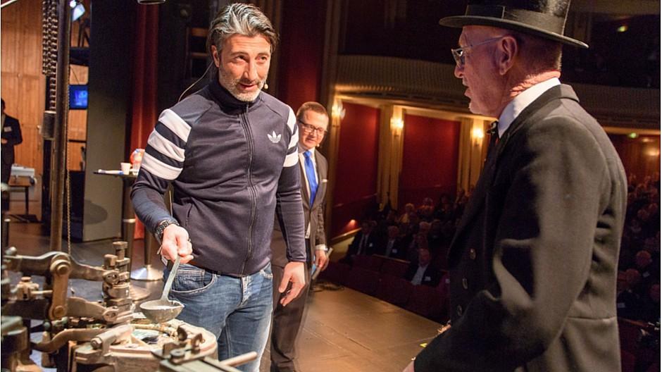 Schaffhauser Nachrichten: Bleigiessen mit Murat Yakin und Markus Somm