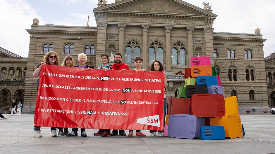 Medienpolitik: Breiter Protest gegen Service-public-Abbau