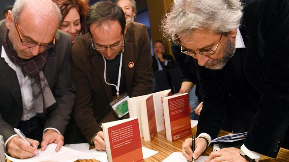 Türkische Medien: Can Dündar gründet in Deutschland neues Medium