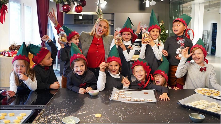 Weihnachtswerbung 2019: Christa Rigozzi zeigt Weihnachtsbäckerei