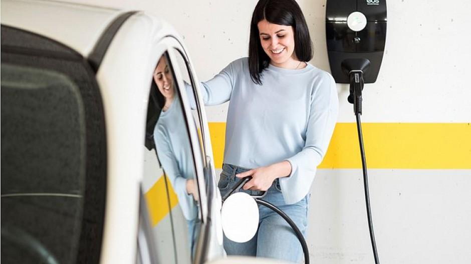 E-Mobilität: Coop und Energie 360° bauen E-Ladestationen