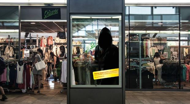 crbasel: Plakate zwischen Wahn und Wirklichkeit