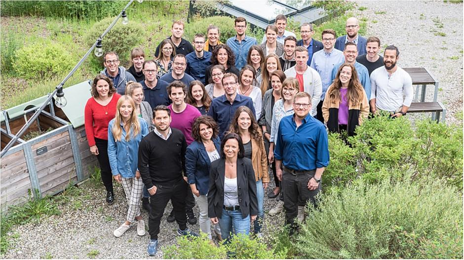 Yourposition: Die Agentur steigt unter internationales Dach