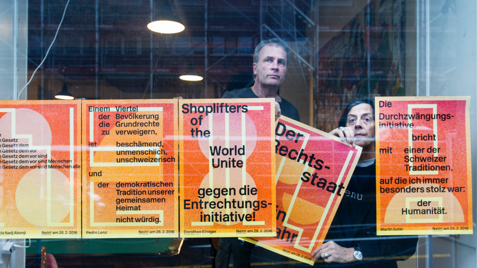 WOZ: Mit Plakaten gegen die "Entrechtungsinitiative"