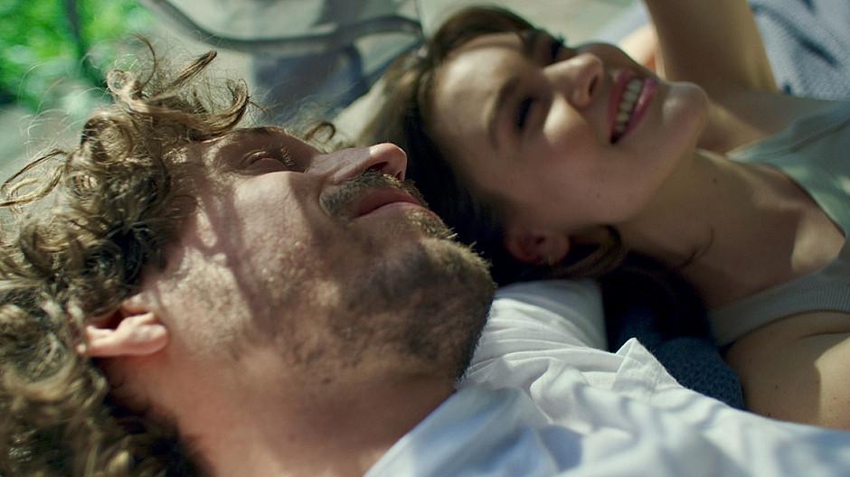 Frame eleven: Ein frisch bezogenes Bett als Hauptdarsteller