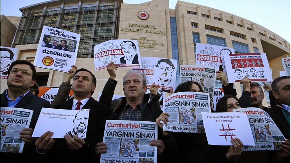 Türkei: Eklat bei Anhörung im «Cumhuriyet»-Prozess