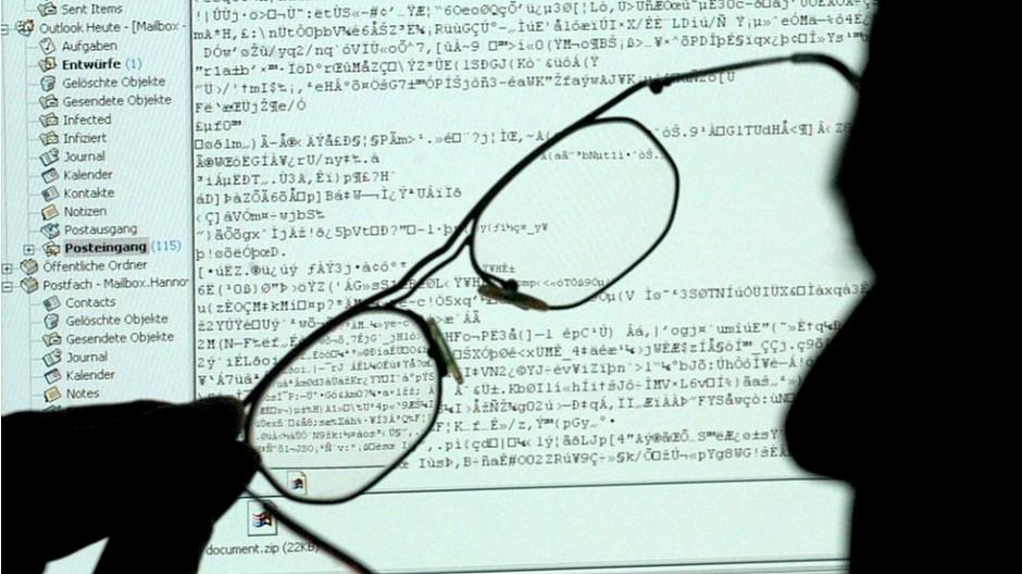 Überwachung von E-Mails: Entlassung wegen privater Nutzung war falsch