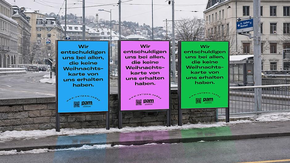 Pam: Entschuldigung auf Plakaten
