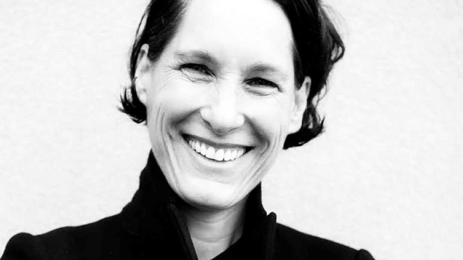 Materialist: Evelyn Gorgos führt Schweizer Ausgabe