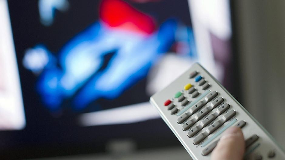 Medienstatistik: Fernsehkonsum sinkt auf 111 Minuten täglich