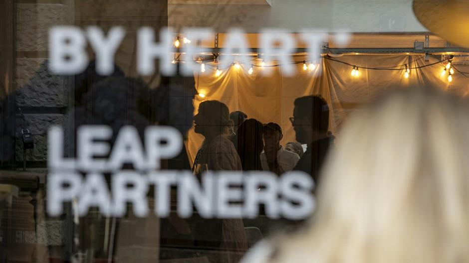 By Heart / Leap Partners: Fröhliche Party der Sommerfrischler