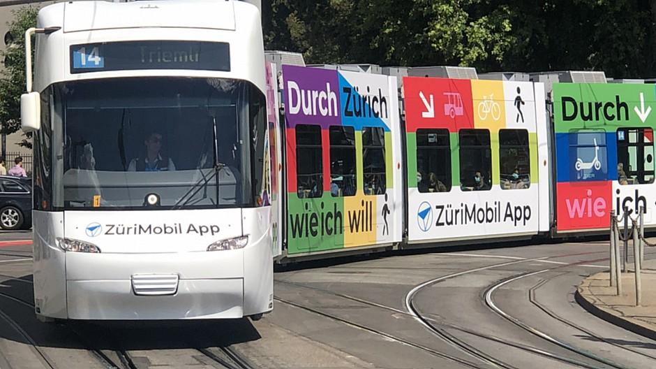 Beem: Fullbranding-Tram bewirbt neue ZüriMobil-App