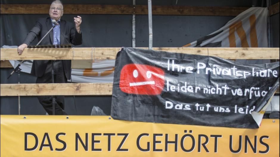 Nachrichtengesetz: Gegner befürchten Verletzung der Grundrechte