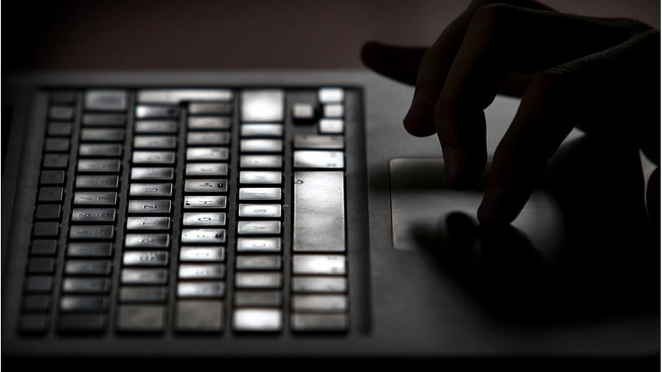 Axa / Silenccio: Gemeinsam gegen Hasskommentare im Internet