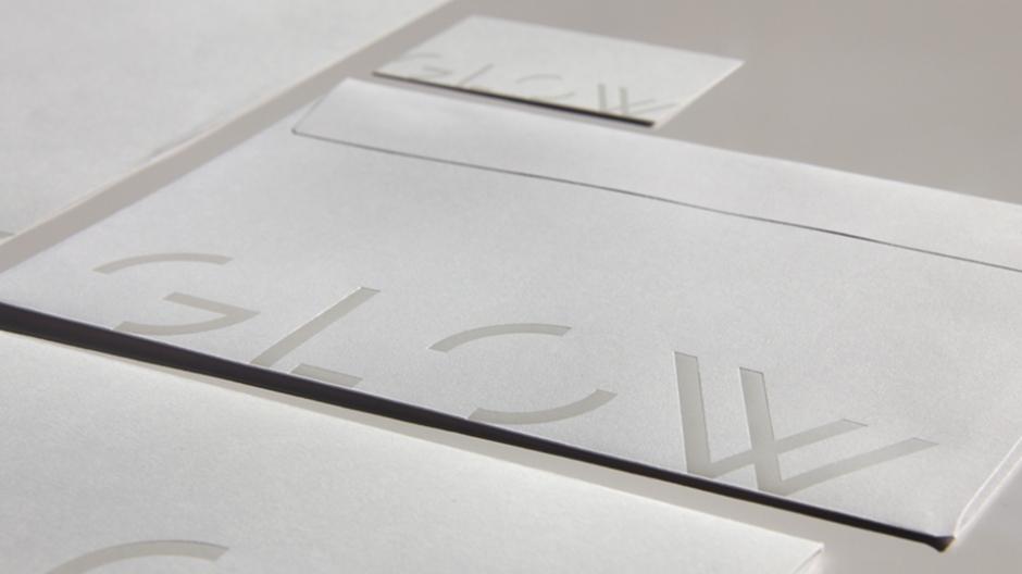 Strebel Juon: Glänzendes Coporate Design für Glow