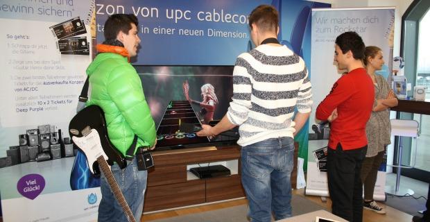 upc cablecom: Als Gitarrenheld zu AC/DC oder Deep Purple