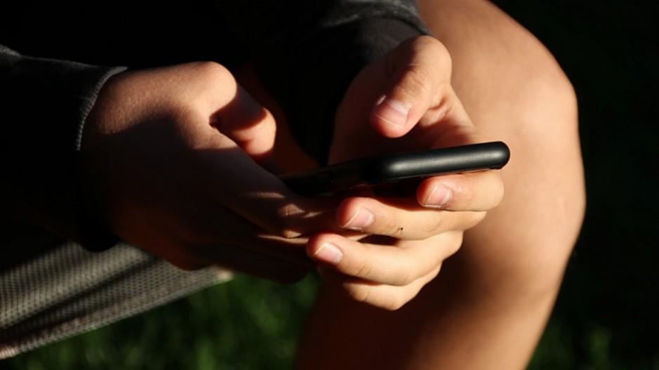 Medienmonitor Schweiz: Immer mehr machen sich ihre Meinung auf Social Media
