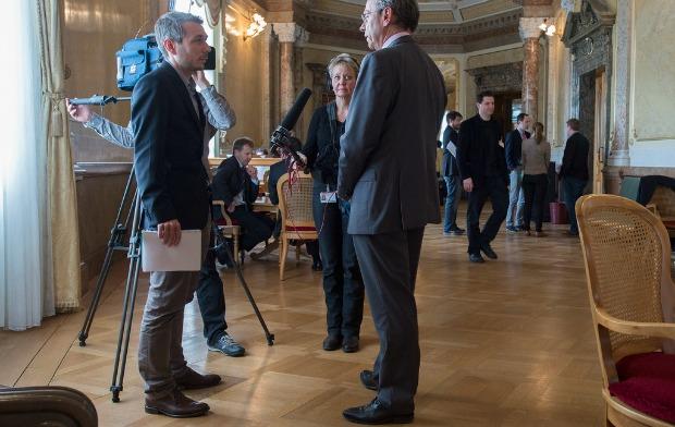 Lobbying: Medienjournalist Christof Moser kritisiert die "Seitenwechsler"