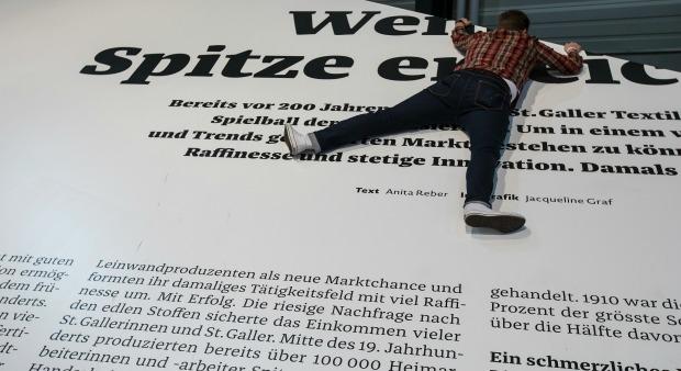 LUGA: Auftritt von St. Gallen als begehbare Riesenzeitung