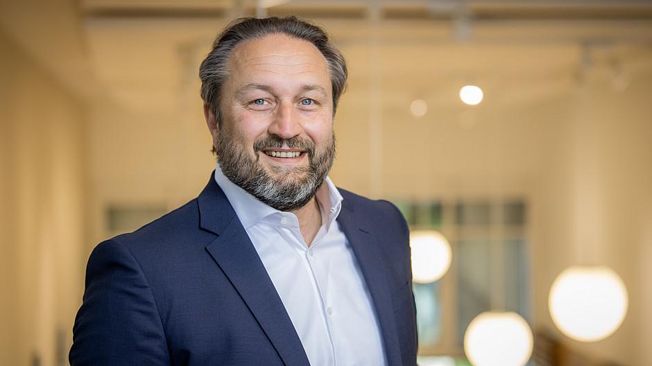 Link: Lukas Theiler zum CEO befördert