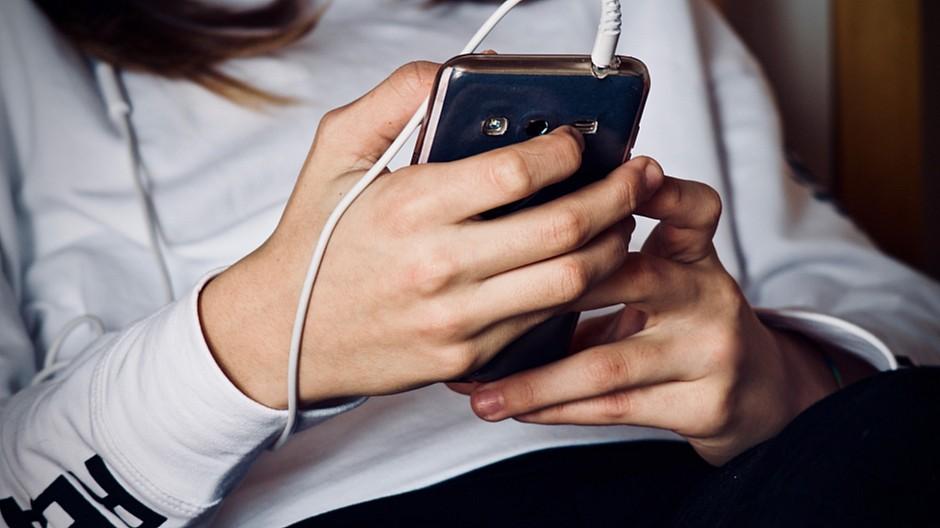JamesFocus-Bericht: Mädchen konsumieren immer mehr Pornografie