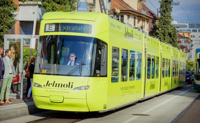 DD Com: Jelmoli rollt durch Zürich
