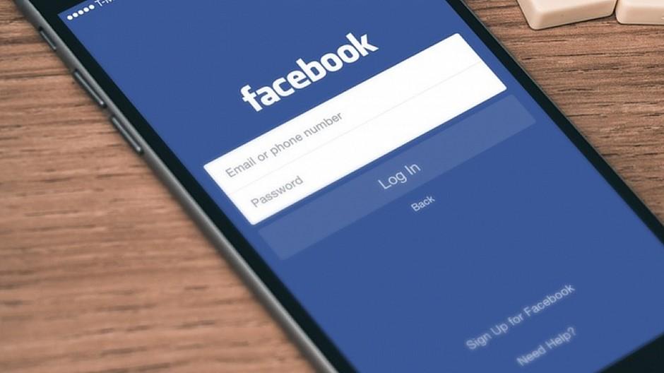 Facebook: Mehr Transparenz nach EU-Forderung