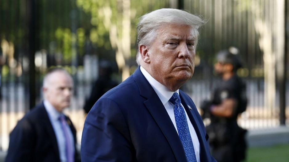 Facebook: Mitarbeiter kritisieren Umgang mit Trump-Post