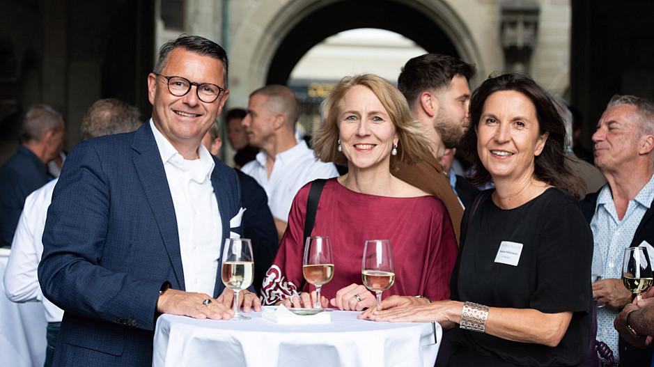 HarbourClub: Networking in der Barfussbar
