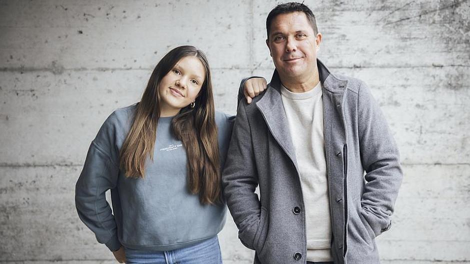 «Ächt jetzt?!»: Neuer Familienpodcast mit ehemaligem SRF-3-Chef