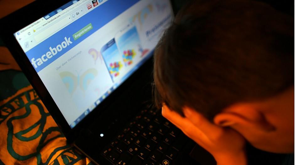 Facebook: Nutzer sollen Nacktbilder einschicken