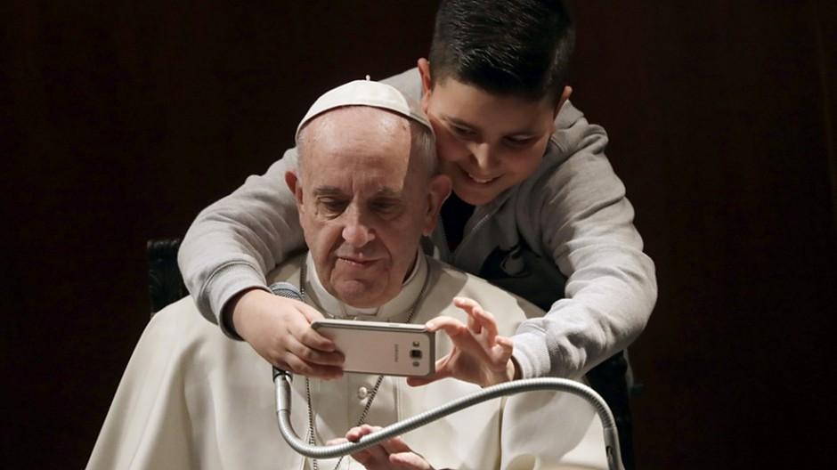 Vatikan: Papst ruft zum Kampf gegen Fake News auf