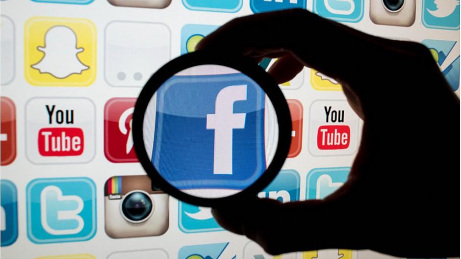 Grossbritannien: Parlamentarier fordern strengere Vorschriften für Facebook & Co.