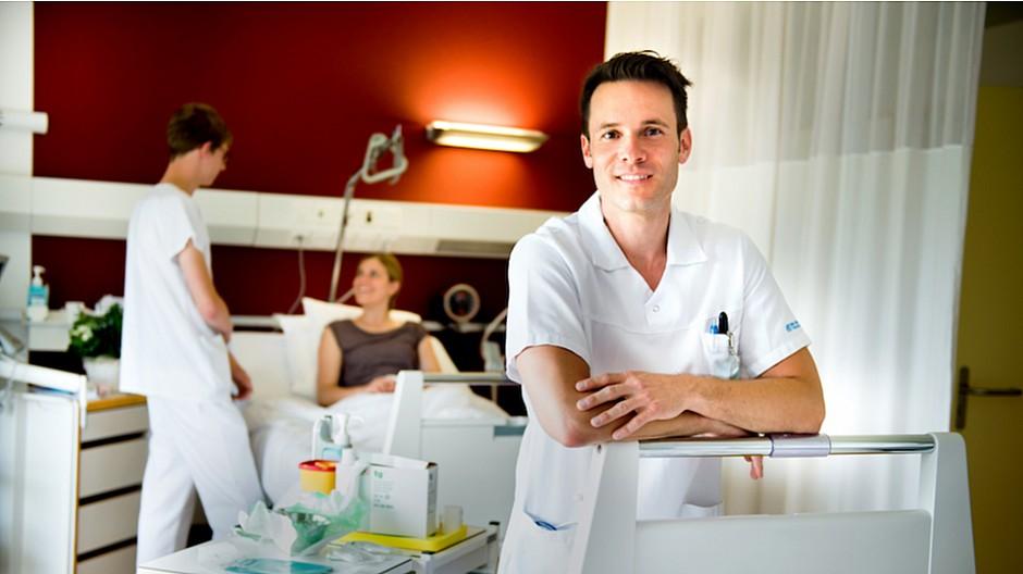 Live Fabrik: Patrick Hässig wirbt für Gesundheitsberufe