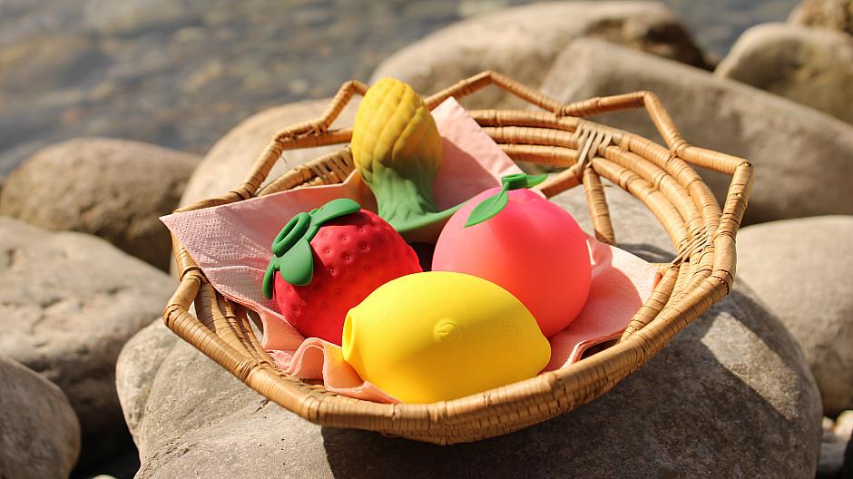 Amorana: Picknickkörbe mit speziellen «Früchten» ausgelegt