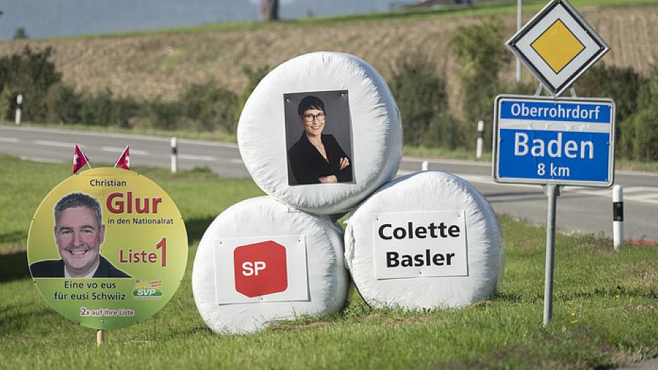 Politwerbung: Politiker strahlen weiterhin von Siloballen