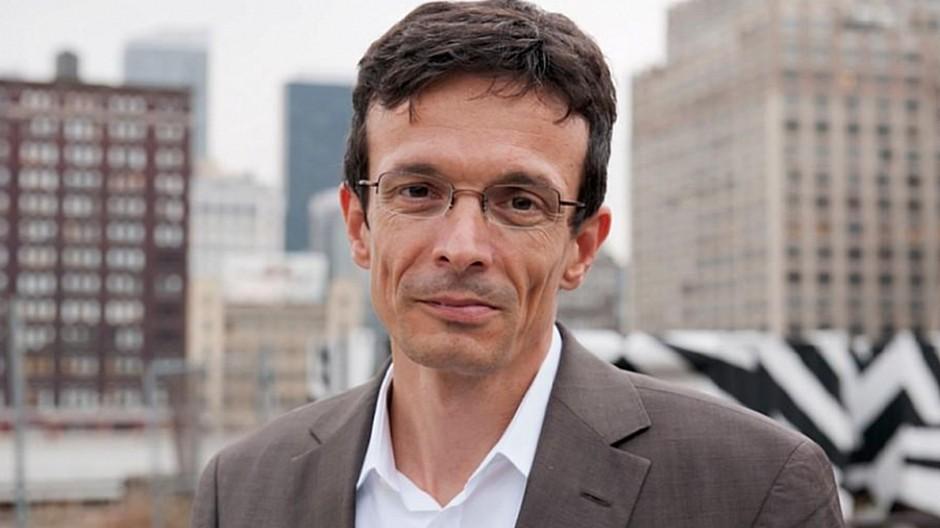 Peter Hossli: Politreporter talkt bei «Persönlich»